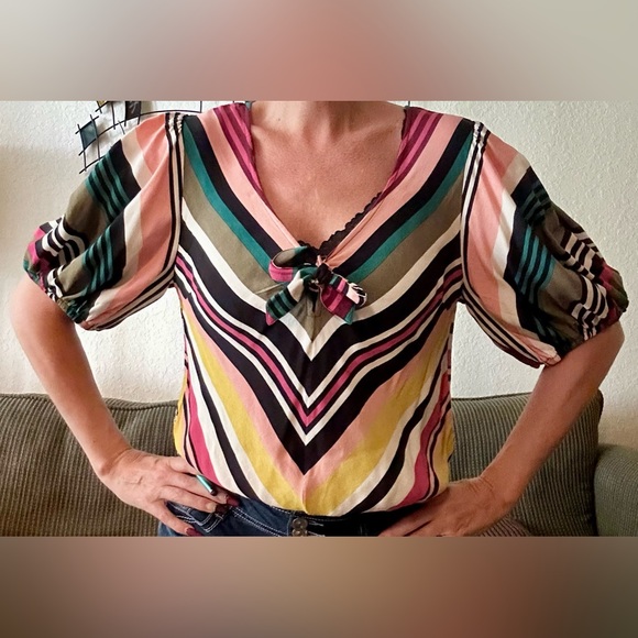 Express Multicolor Top - Picture 2 of 6